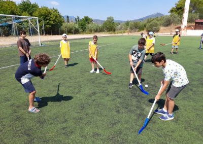 Διασκέδαση με χόκεϊ επί χόρτου στο Καπανδρίτι